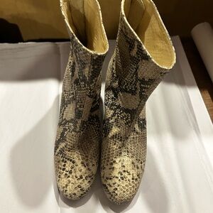 Free people Snakeskin Pattern Women's Ankle Boots